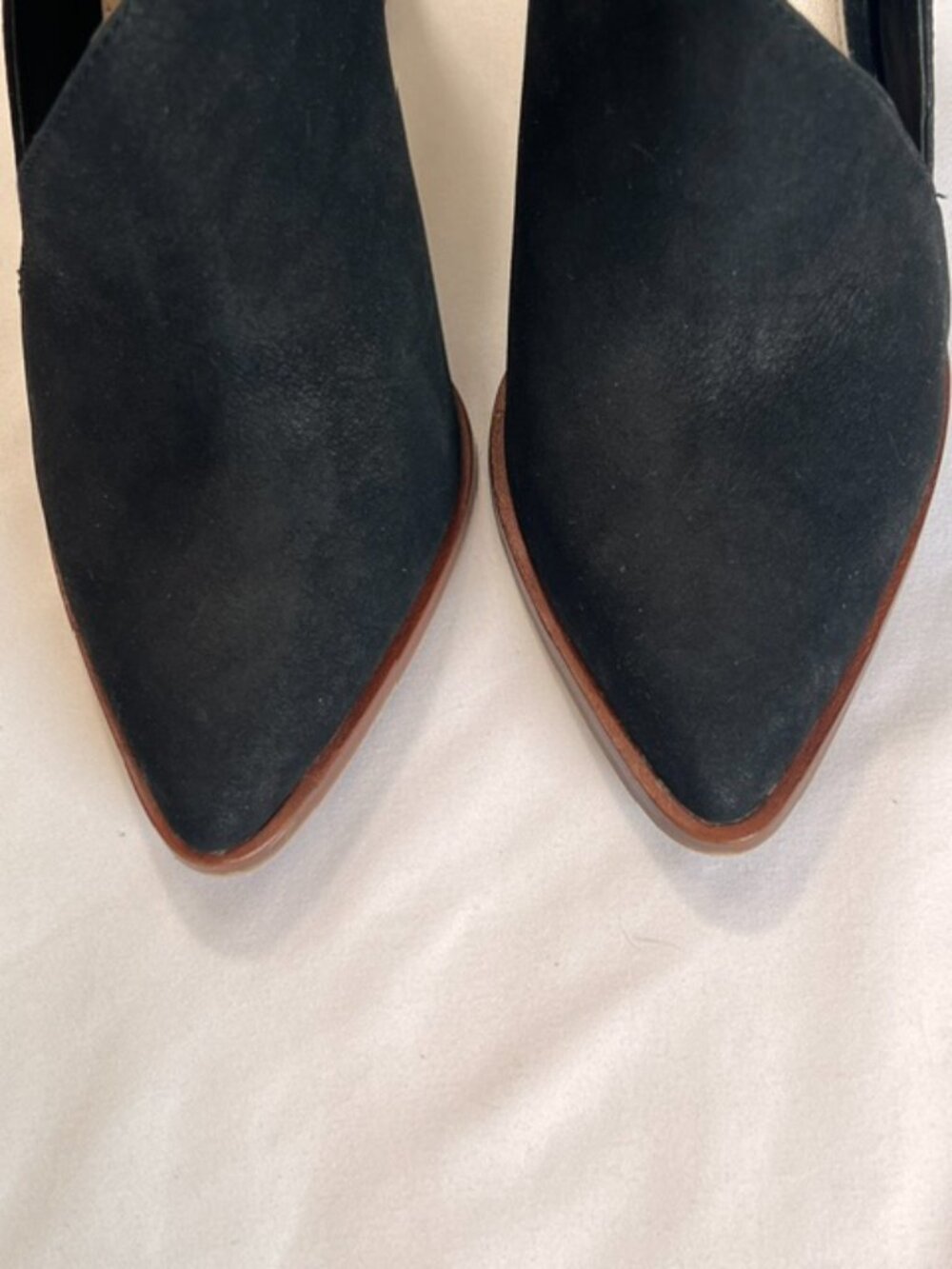 Vince Camuto Suede Cut Out High Heel Pump Sz 6.5 - Picture 8 of 13
